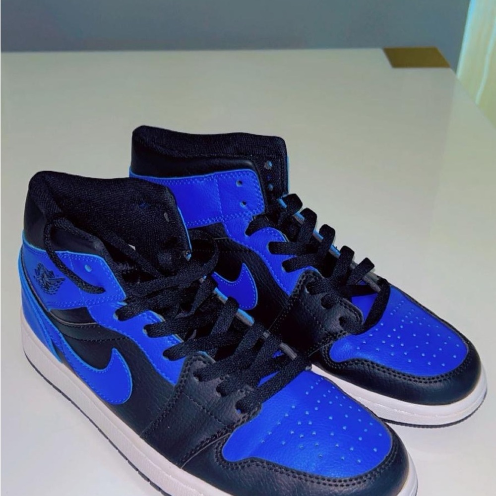 Air Jordan Men's Black and Blue High-Top Sneakers